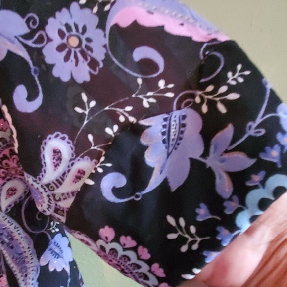 Button down blouse! - Picture 3 of 6